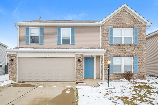 property at 1540 Round Lake Ct