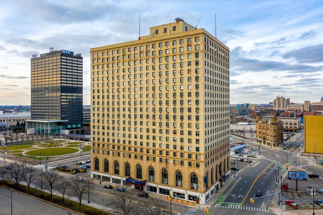 Leland House in Detroit, MI - Building Photo