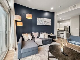 310 N Malcolm X Blvd in Dallas, TX - Building Photo