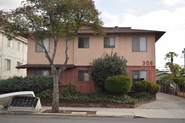 306 N Moore Ave in Monterey Park, CA - Building Photo - Building Photo