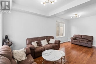 102 Sonesta Cir in Ottawa, ON - Building Photo - Building Photo