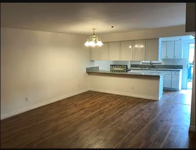 1122 N Columbus Ave in Glendale, CA - Foto de edificio - Building Photo