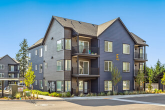 Arrow Apartments in Lacey, WA - Building Photo - Building Photo