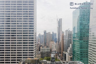 70 W 45th St in New York, NY - Building Photo - Building Photo