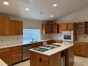 15310 Main St E, Unit 1 in Sumner, WA - Foto de edificio - Building Photo