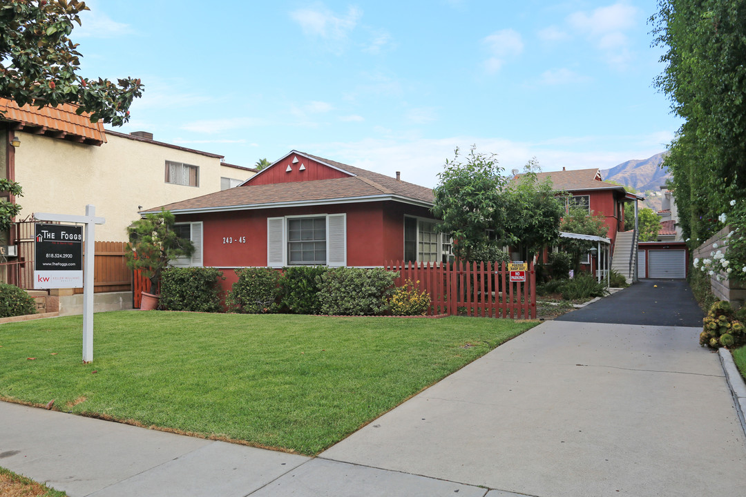 243-245 W Dryden St in Glendale, CA - Building Photo