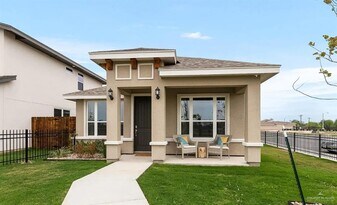 21 N 14th St in McAllen, TX - Building Photo
