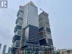 2 Erskine Rd in Mississauga, ON - Building Photo