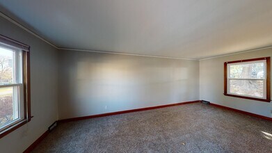 2142 Sunset Dr in Ames, IA - Building Photo - Building Photo