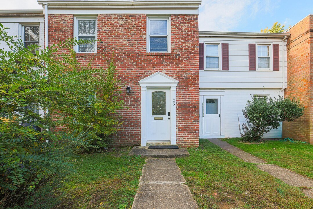 25 Dorchester Ct in Annapolis, MD - Building Photo