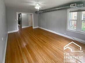 3018 N Karlov Ave in Chicago, IL - Foto de edificio - Building Photo