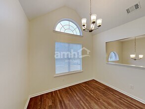 3394 English Oaks Dr NW in Kennesaw, GA - Foto de edificio - Building Photo