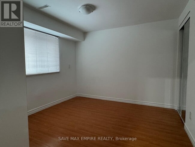 property at 22 Medina Pl