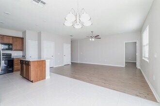 1733 Cayman Cove Cir in St. Cloud, FL - Building Photo - Building Photo