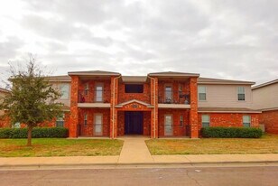 5827 6th St in Lubbock, TX - Building Photo