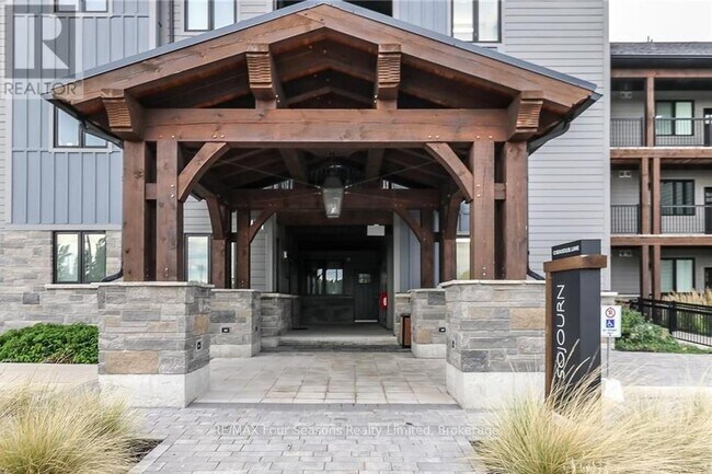 12 Beausoleil Ln in Blue Mountains, ON - Building Photo - Building Photo