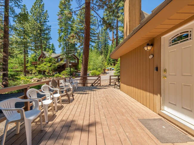 372 Rim Dr in Tahoe Vista, CA - Building Photo - Building Photo