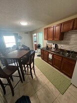 818 N Central Ave in Flagler Beach, FL - Building Photo