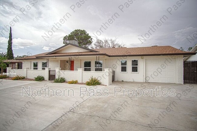 11025 Tom Weiskopf Dr in El Paso, TX - Building Photo - Building Photo