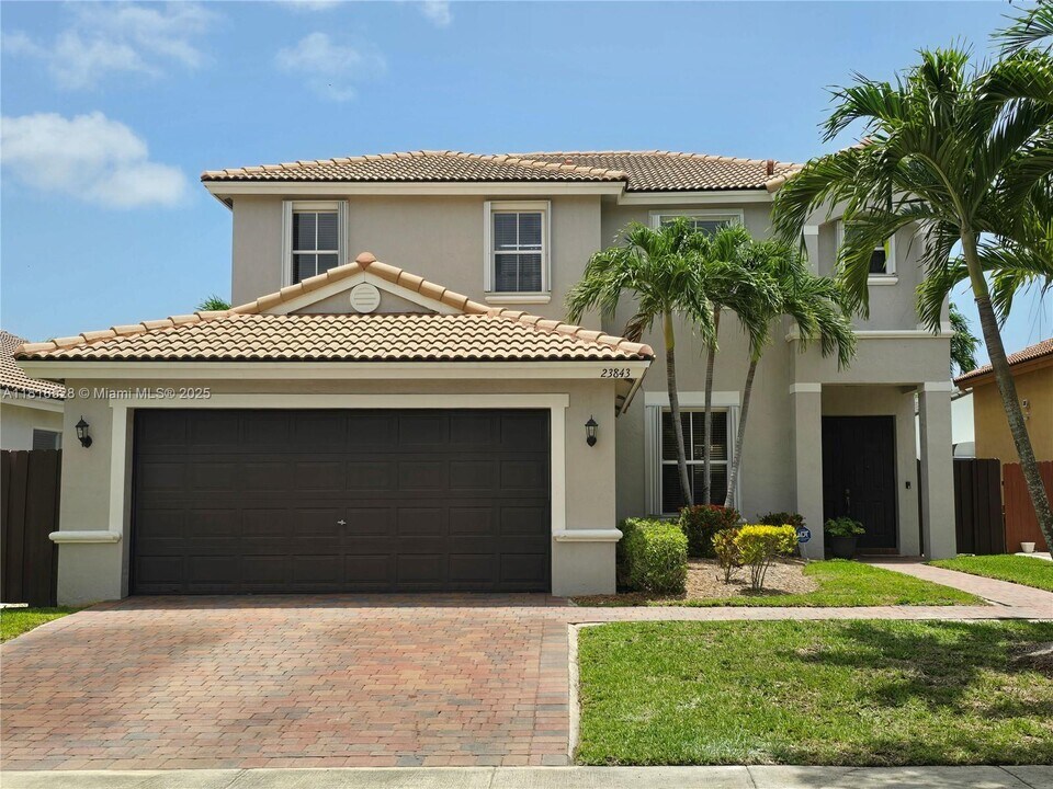 23843 SW 107th Pl in Homestead, FL - Building Photo