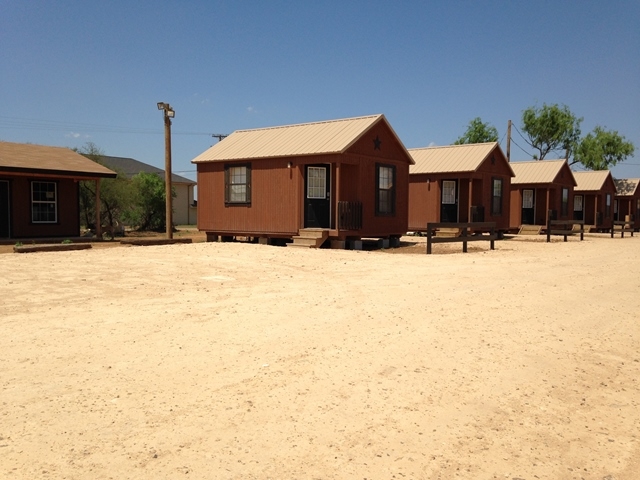 1021 W FM 117 in Dilley, TX - Building Photo