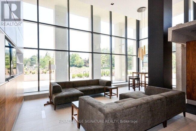 75 The Donway W in Toronto, ON - Building Photo - Building Photo