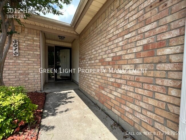 3012 Highlawn Terrace in Fort Worth, TX - Building Photo - Building Photo