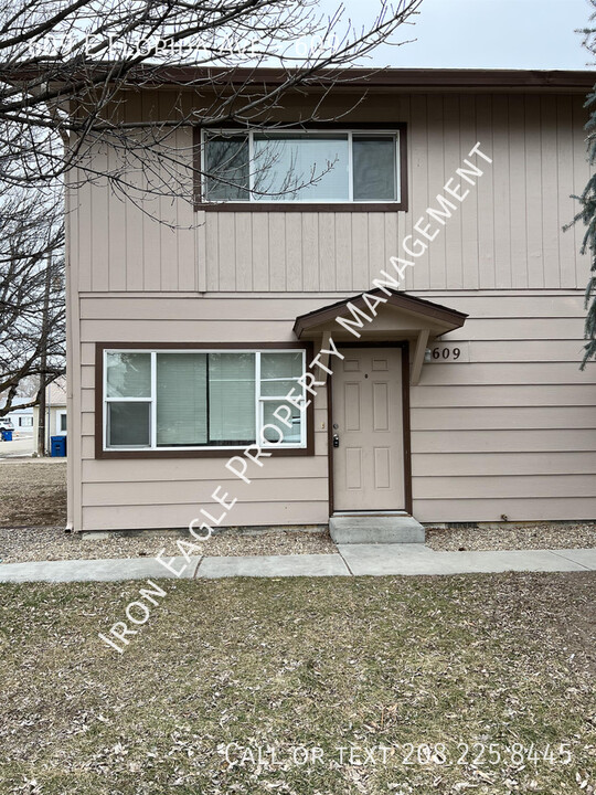 609 E Florida Ave in Nampa, ID - Building Photo