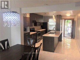 940 Hampstead Ct in Mississauga, ON - Building Photo