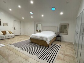 245 N Wetherly Dr in Beverly Hills, CA - Building Photo