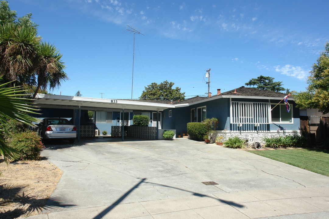 833 Nevin Way in San Jose, CA - Building Photo