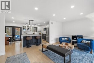 1325 Laurier Dr in Windsor, ON - Building Photo - Building Photo