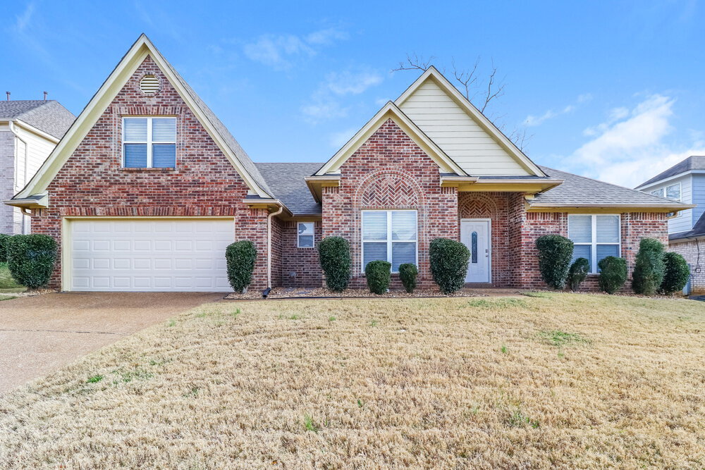 1718 Huntgate Cove in Cordova, TN - Foto de edificio