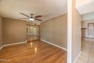 3021 Fierro Dr in El Paso, TX - Building Photo - Building Photo