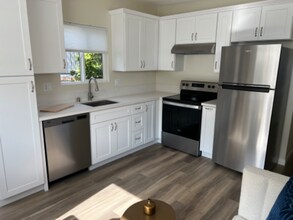325 Los Padres Dr in Thousand Oaks, CA - Building Photo - Building Photo