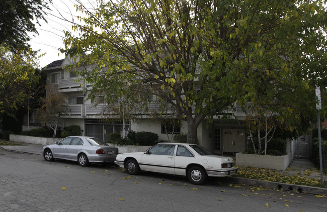 Tiara Court Ii Apartments in Van Nuys, CA - Building Photo - Building Photo