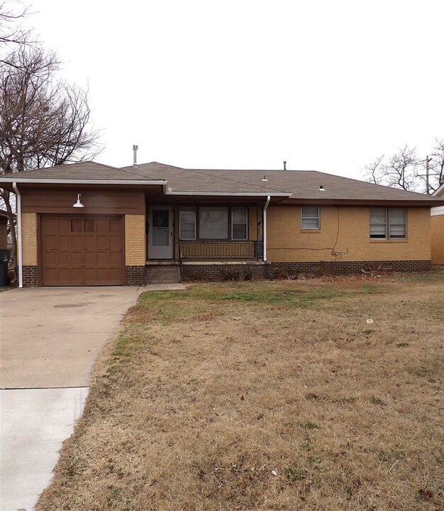 1622 NW 24th St in Lawton, OK - Building Photo