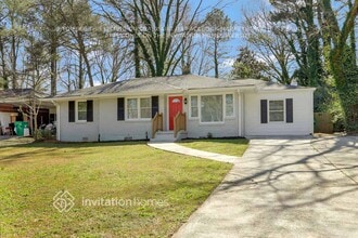 2805 Mitchell Dr in Decatur, GA - Foto de edificio - Building Photo