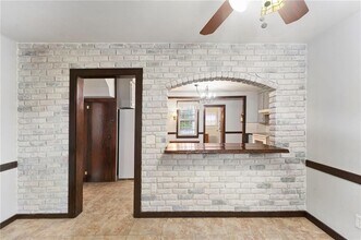 594 Metacom Ave in Bristol, RI - Building Photo - Building Photo