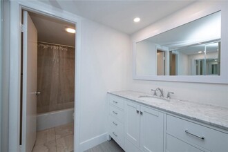 3900 N Hills Dr, Unit 405 in Hollywood, FL - Building Photo - Building Photo