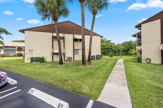 5839 La Pinata Blvd in Greenacres, FL - Building Photo - Building Photo