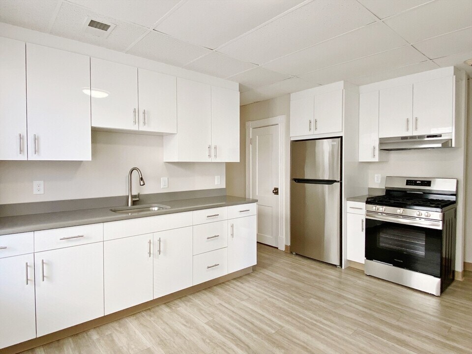 44 Jones Rd-Unit -2 in Revere, MA - Building Photo