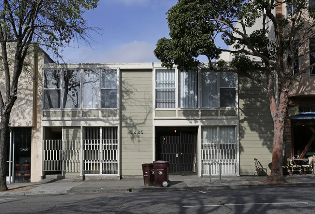 5425-5427 College Ave in Oakland, CA - Building Photo - Building Photo