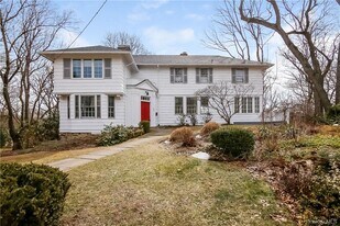 50 Greenacres Ave in Scarsdale, NY - Building Photo