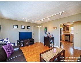 491 Arborway, Unit 23 in Boston, MA - Foto de edificio - Building Photo