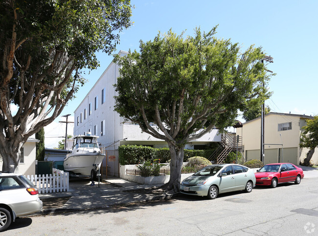 4370 McLaughlin Ave in Los Angeles, CA - Building Photo - Building Photo