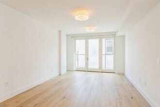348 Baldwin Ave in Jersey City, NJ - Building Photo - Building Photo