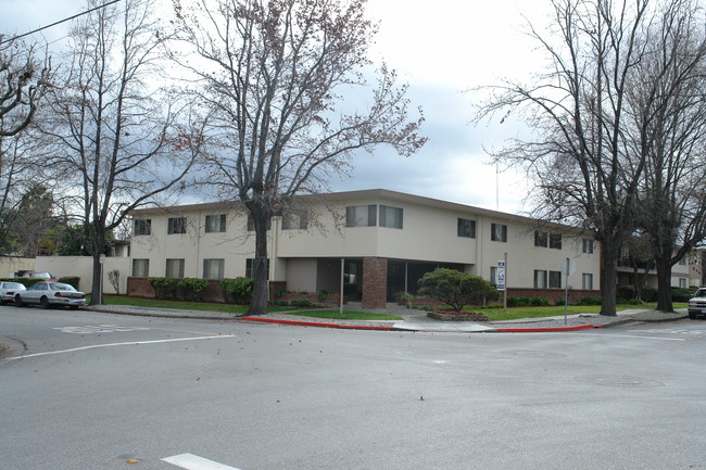 Ranchero Apartments in San Jose, CA - Foto de edificio - Building Photo