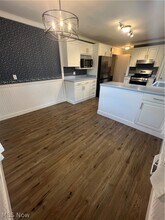 1945 Chatam St in Cuyahoga Falls, OH - Building Photo - Building Photo