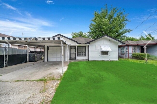 property at 3207 Florida St